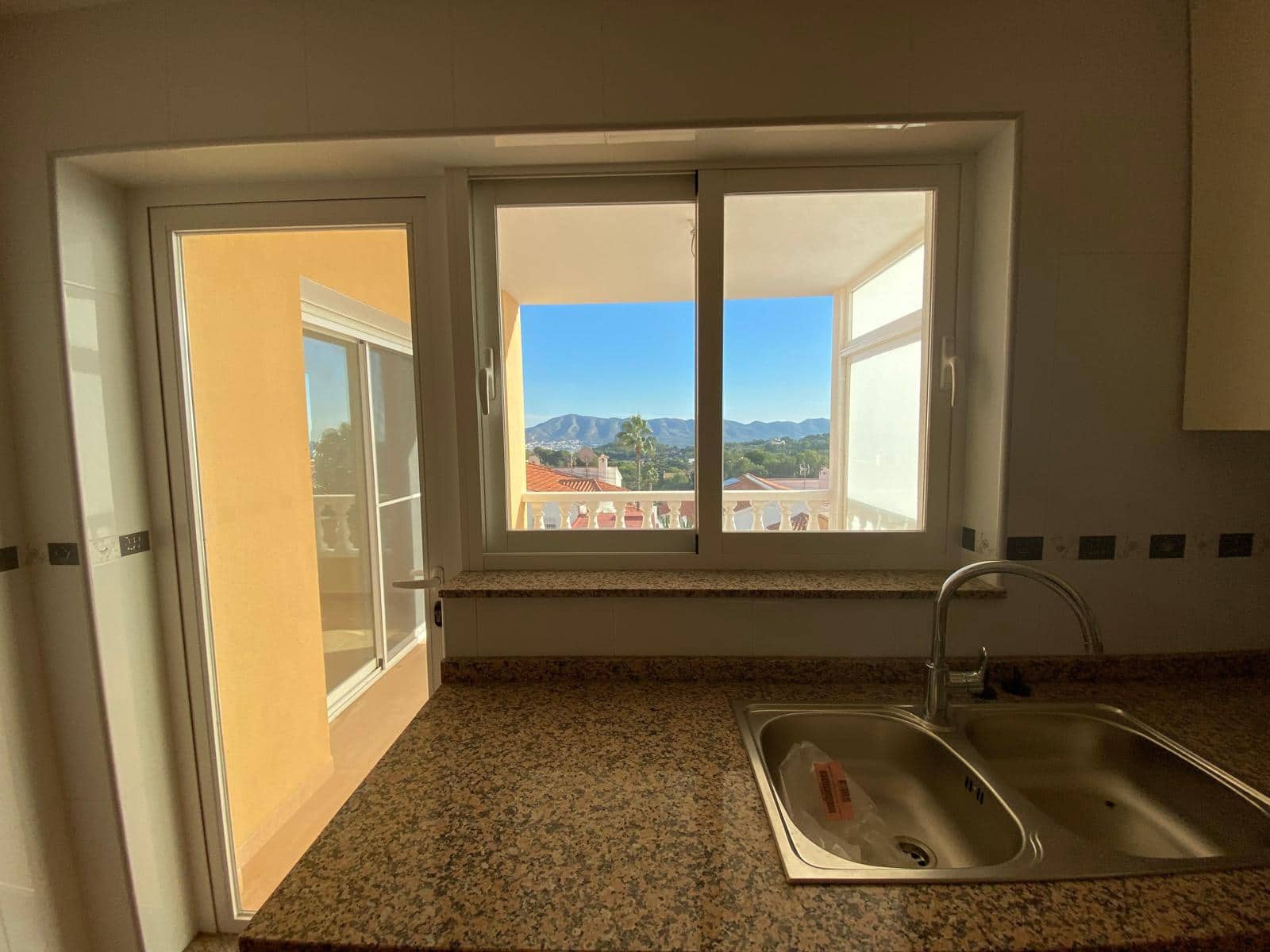 Chalet de 4 habitaciones en Alfaz del Pi / L'Alfàs del Pi en venta con piscina garaje - 745.000 € (Ref: 9446705)