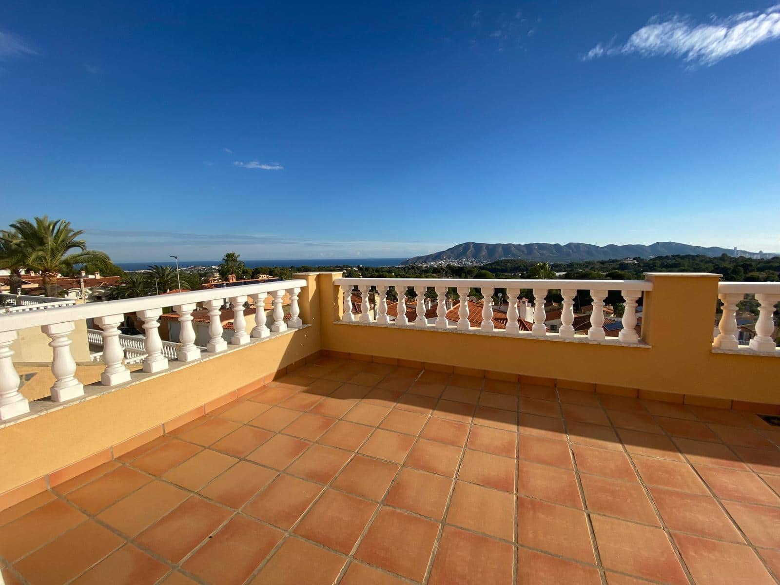 Chalet de 4 habitaciones en Alfaz del Pi / L'Alfàs del Pi en venta con piscina garaje - 745.000 € (Ref: 9446705)