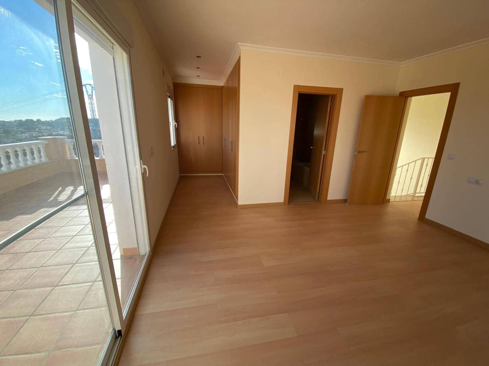 Chalet de 4 habitaciones en Alfaz del Pi / L'Alfàs del Pi en venta con piscina garaje - 745.000 € (Ref: 9446705)