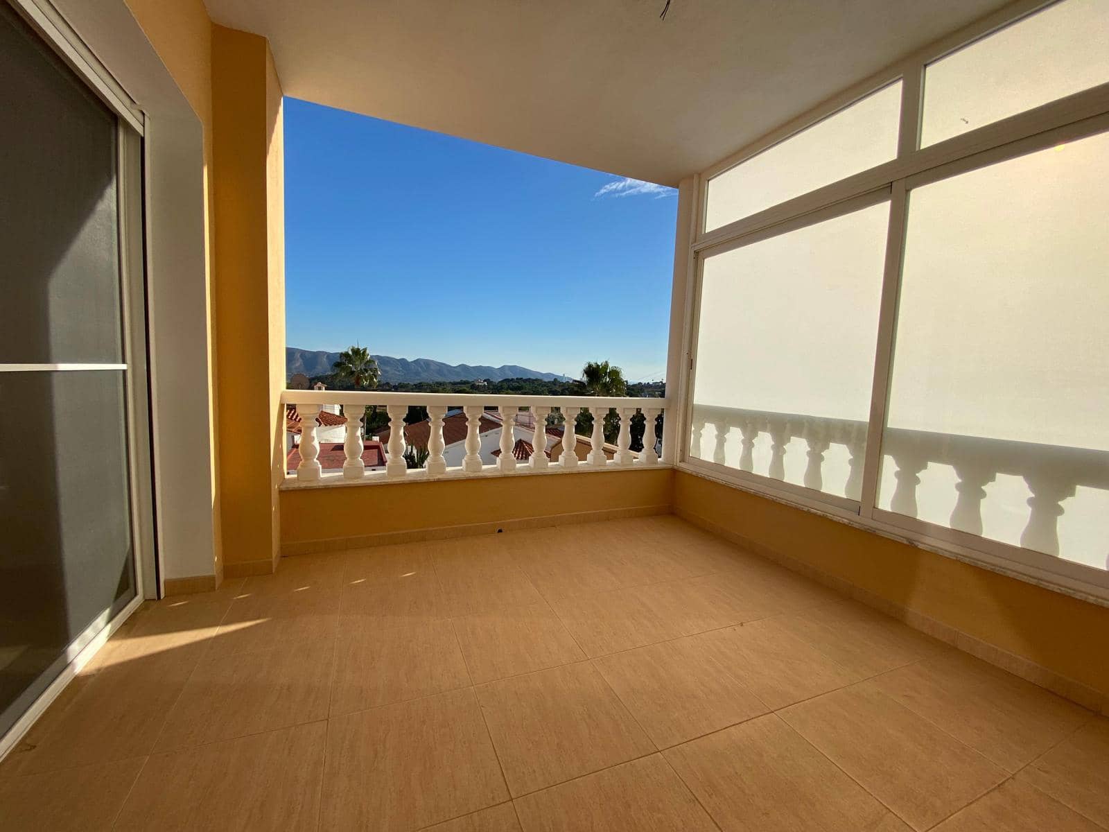 Chalet de 4 habitaciones en Alfaz del Pi / L'Alfàs del Pi en venta con piscina garaje - 745.000 € (Ref: 9446705)