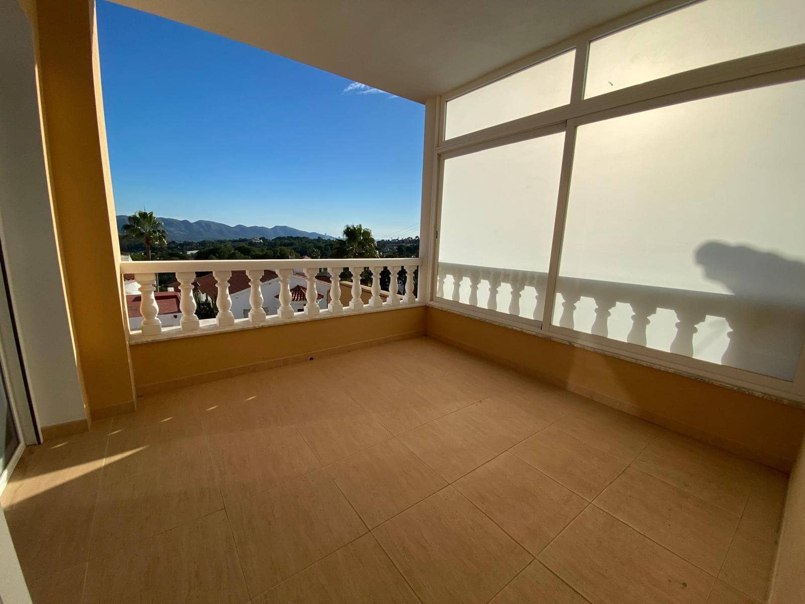 Chalet de 4 habitaciones en Alfaz del Pi / L'Alfàs del Pi en venta con piscina garaje - 745.000 € (Ref: 9446705)