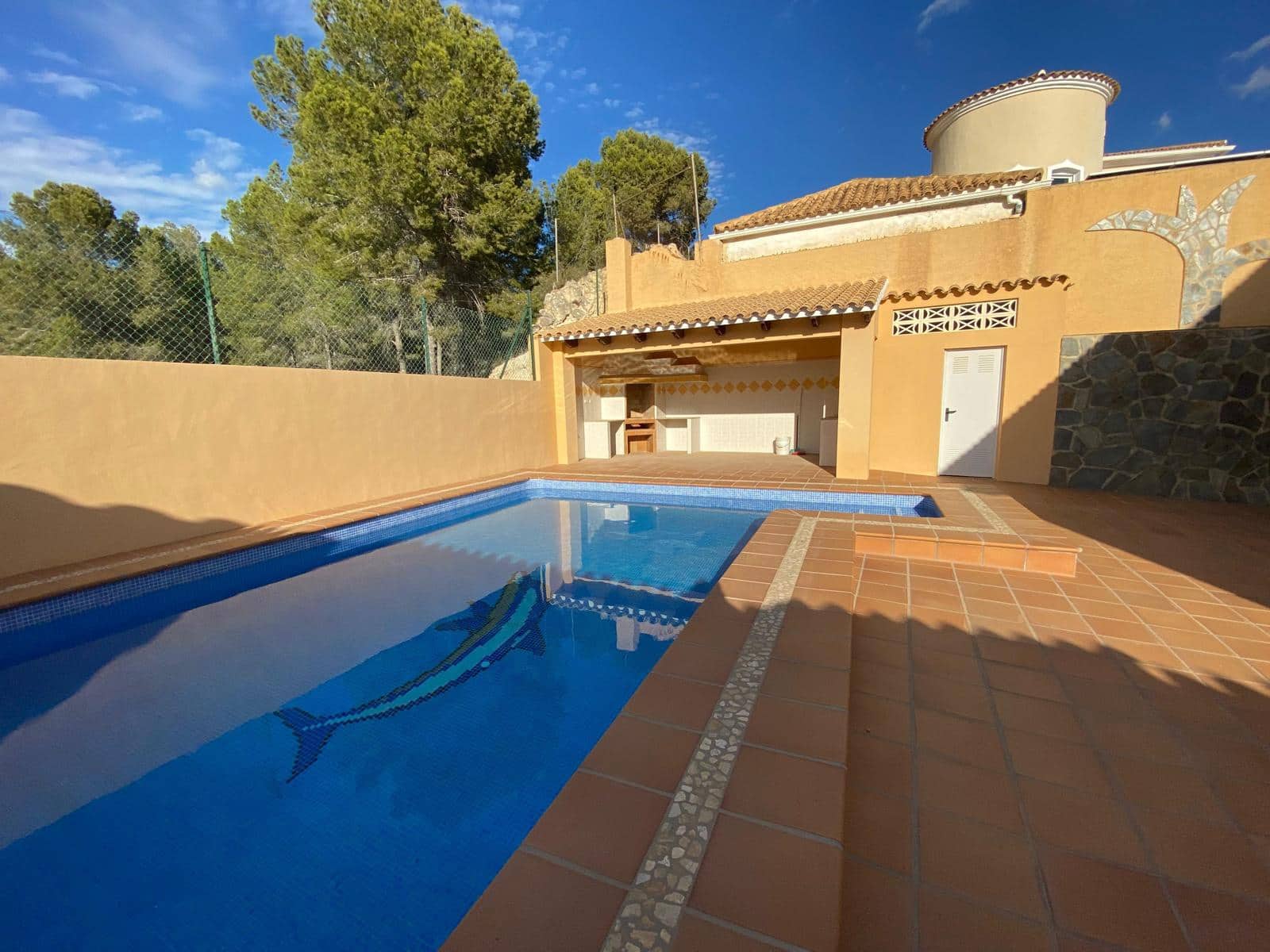 Chalet de 4 habitaciones en Alfaz del Pi / L'Alfàs del Pi en venta con piscina garaje - 745.000 € (Ref: 9446705)