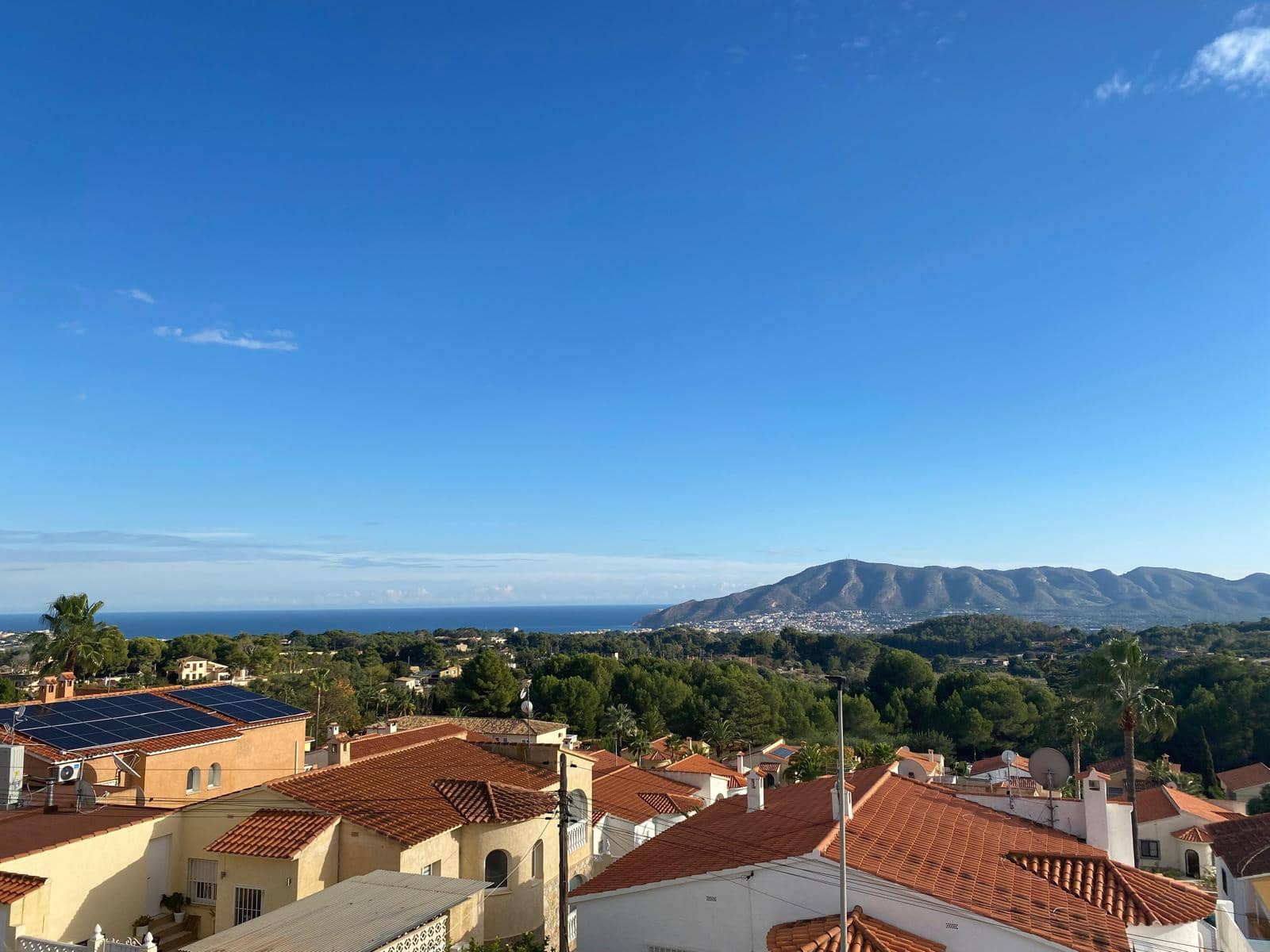 Chalet de 4 habitaciones en Alfaz del Pi / L'Alfàs del Pi en venta con piscina garaje - 745.000 € (Ref: 9446705)