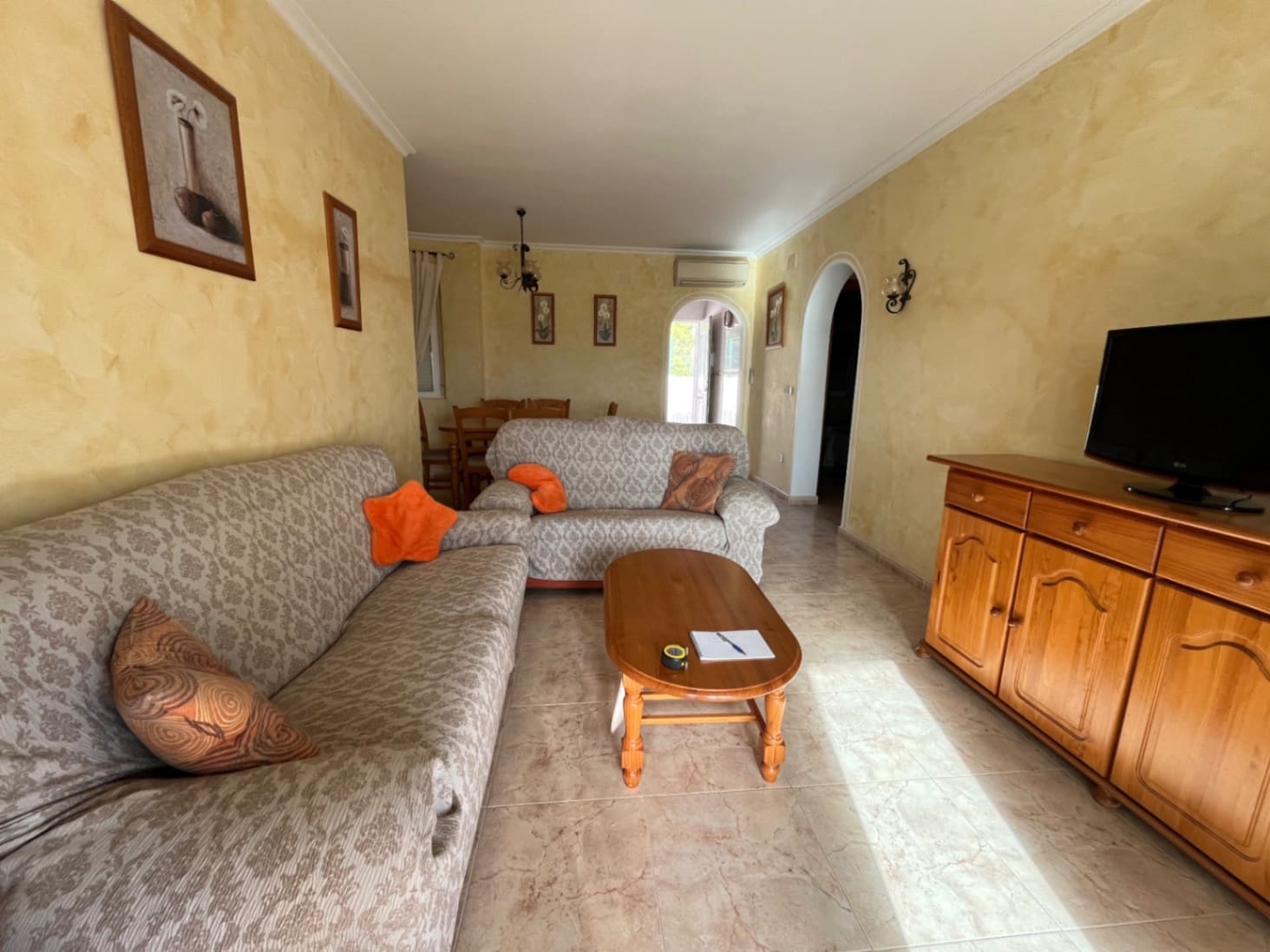 2 soveværelse Villa til leje i Alfaz del Pi / L'Alfas del Pi med swimmingpool garage - € 1.300 (Ref: 9447353)