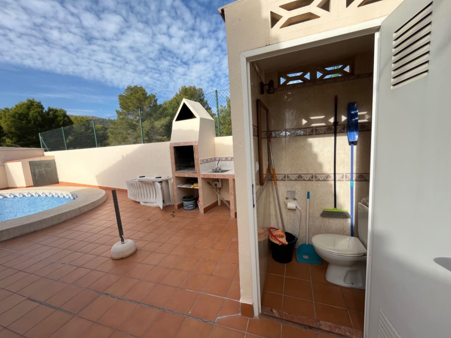 2 soveværelse Villa til leje i Alfaz del Pi / L'Alfas del Pi med swimmingpool garage - € 1.300 (Ref: 9447353)