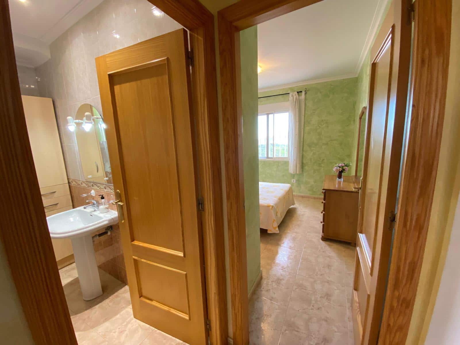 2 soveværelse Villa til leje i Alfaz del Pi / L'Alfas del Pi med swimmingpool garage - € 1.300 (Ref: 9447353)