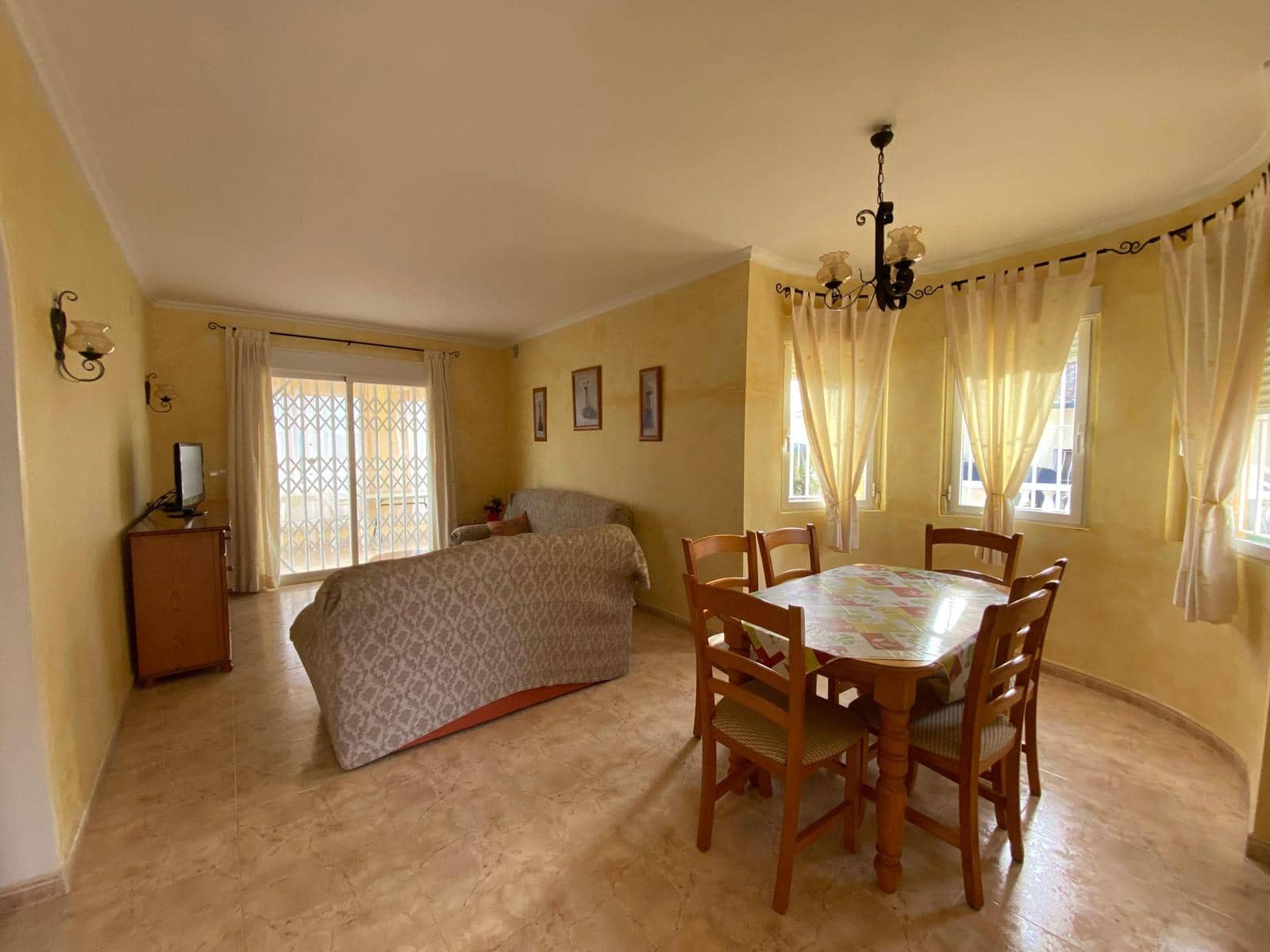 2 soveværelse Villa til leje i Alfaz del Pi / L'Alfas del Pi med swimmingpool garage - € 1.300 (Ref: 9447353)