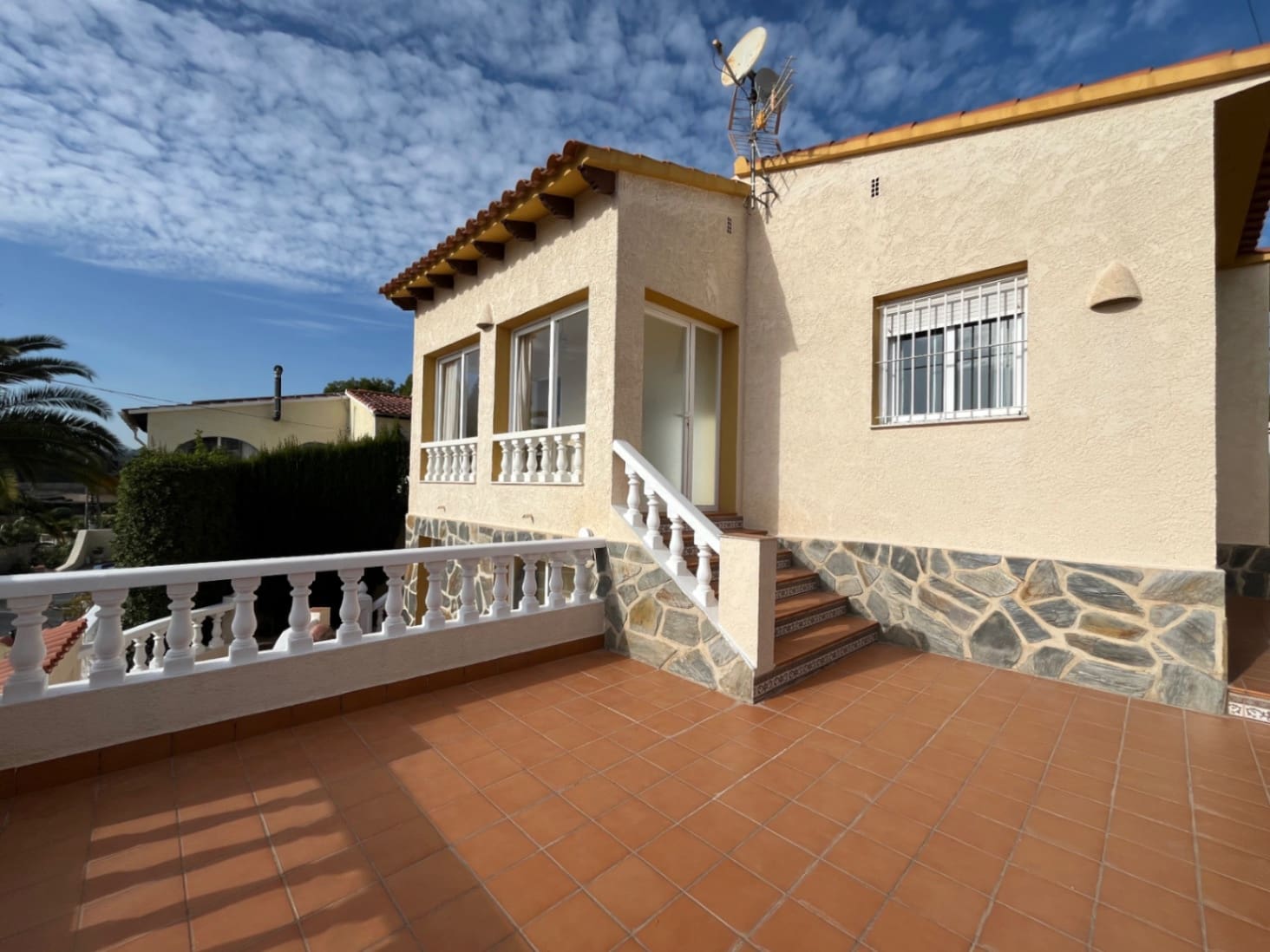 2 soveværelse Villa til leje i Alfaz del Pi / L'Alfas del Pi med swimmingpool garage - € 1.300 (Ref: 9447353)