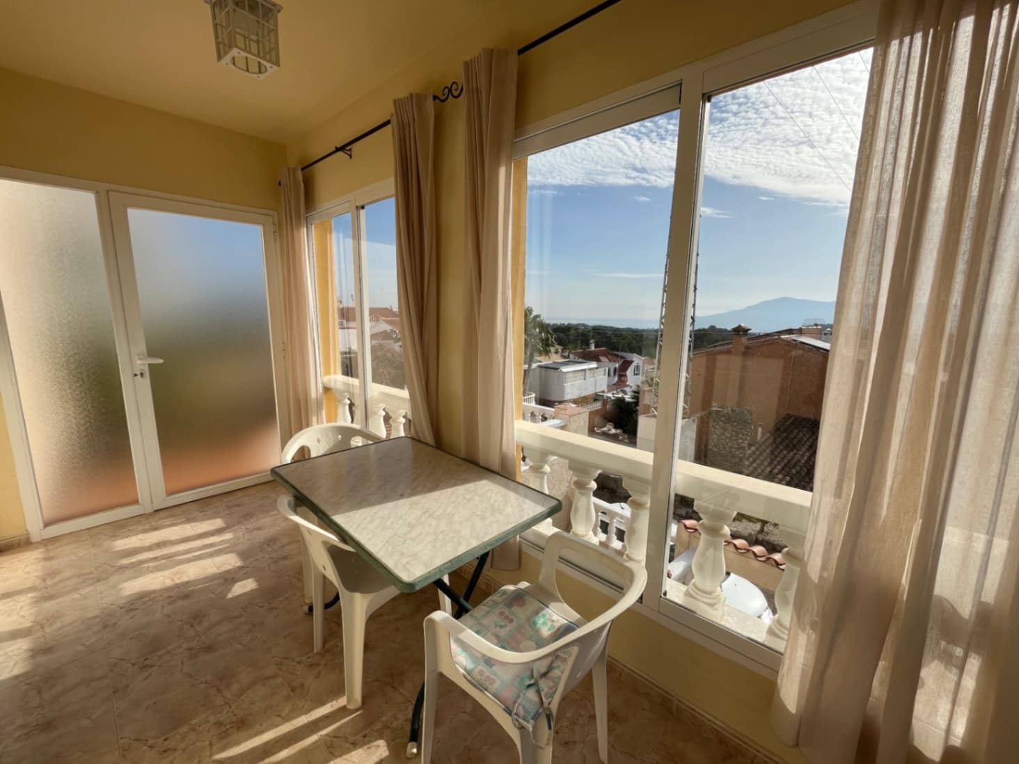 2 soveværelse Villa til leje i Alfaz del Pi / L'Alfas del Pi med swimmingpool garage - € 1.300 (Ref: 9447353)