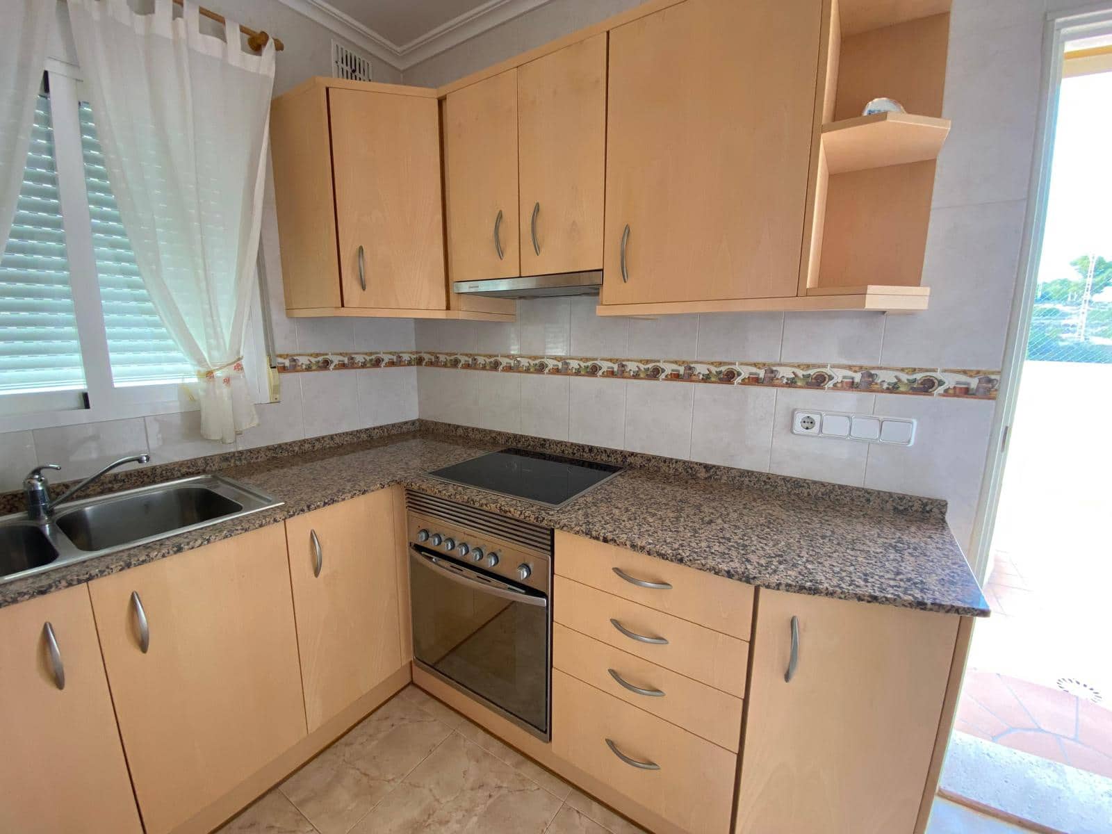 2 soveværelse Villa til leje i Alfaz del Pi / L'Alfas del Pi med swimmingpool garage - € 1.300 (Ref: 9447353)