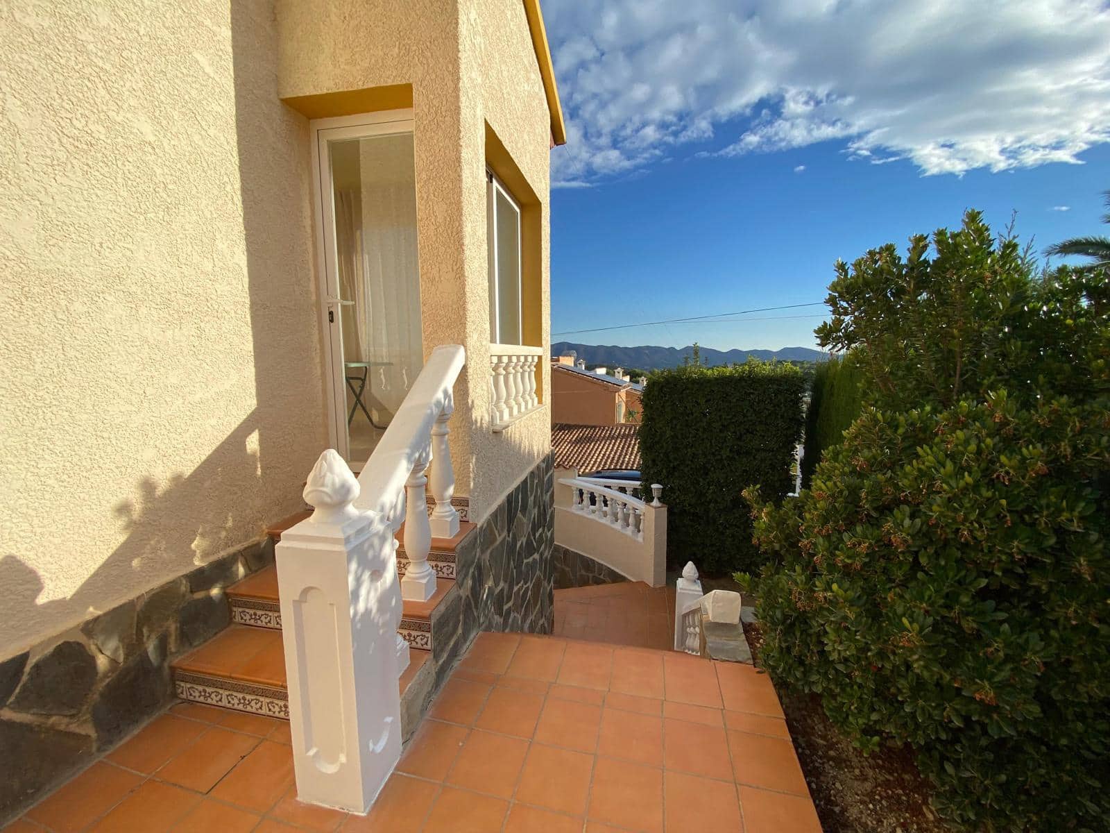 2 soveværelse Villa til leje i Alfaz del Pi / L'Alfas del Pi med swimmingpool garage - € 1.300 (Ref: 9447353)