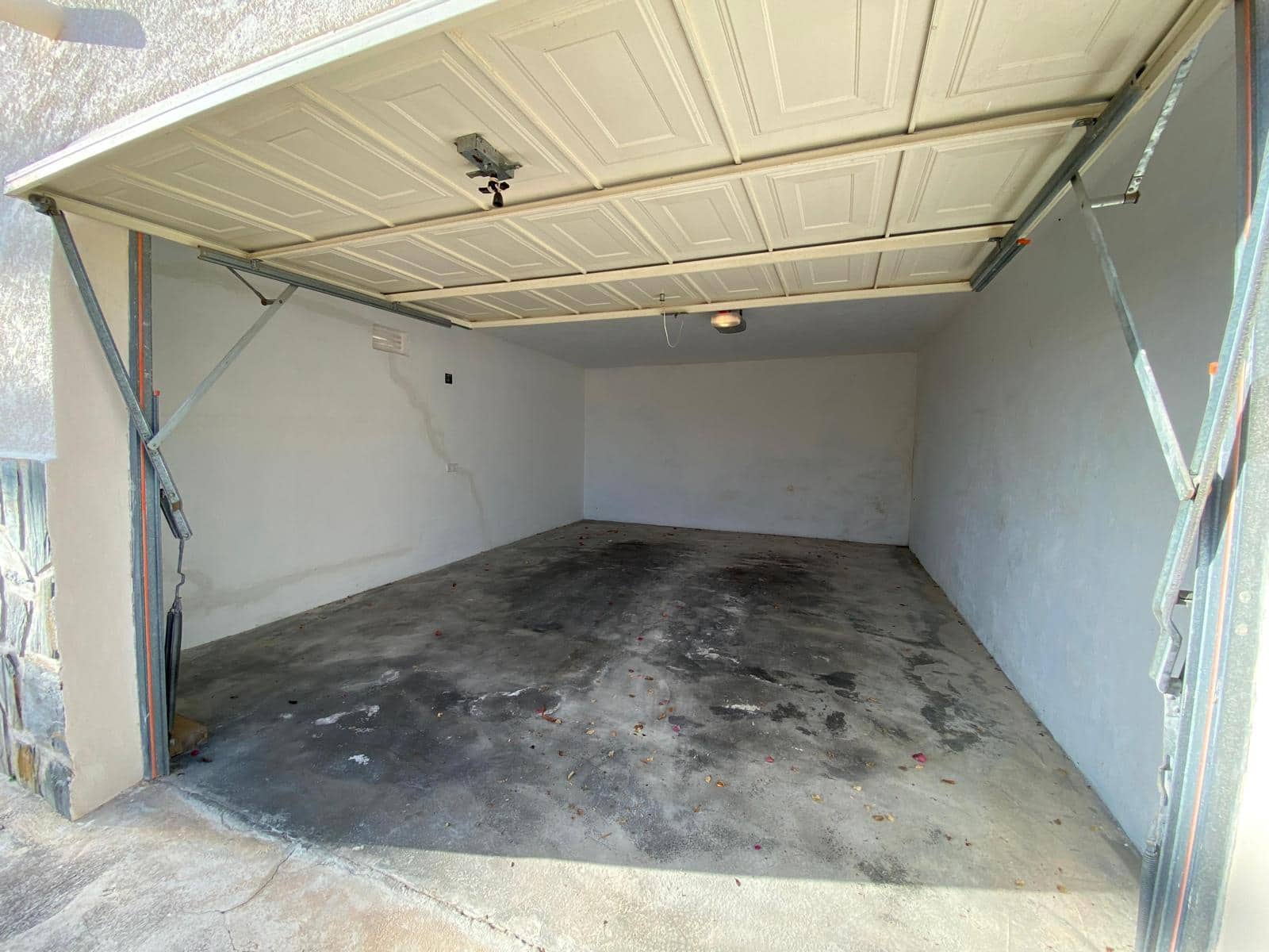 2 soveværelse Villa til leje i Alfaz del Pi / L'Alfas del Pi med swimmingpool garage - € 1.300 (Ref: 9447353)