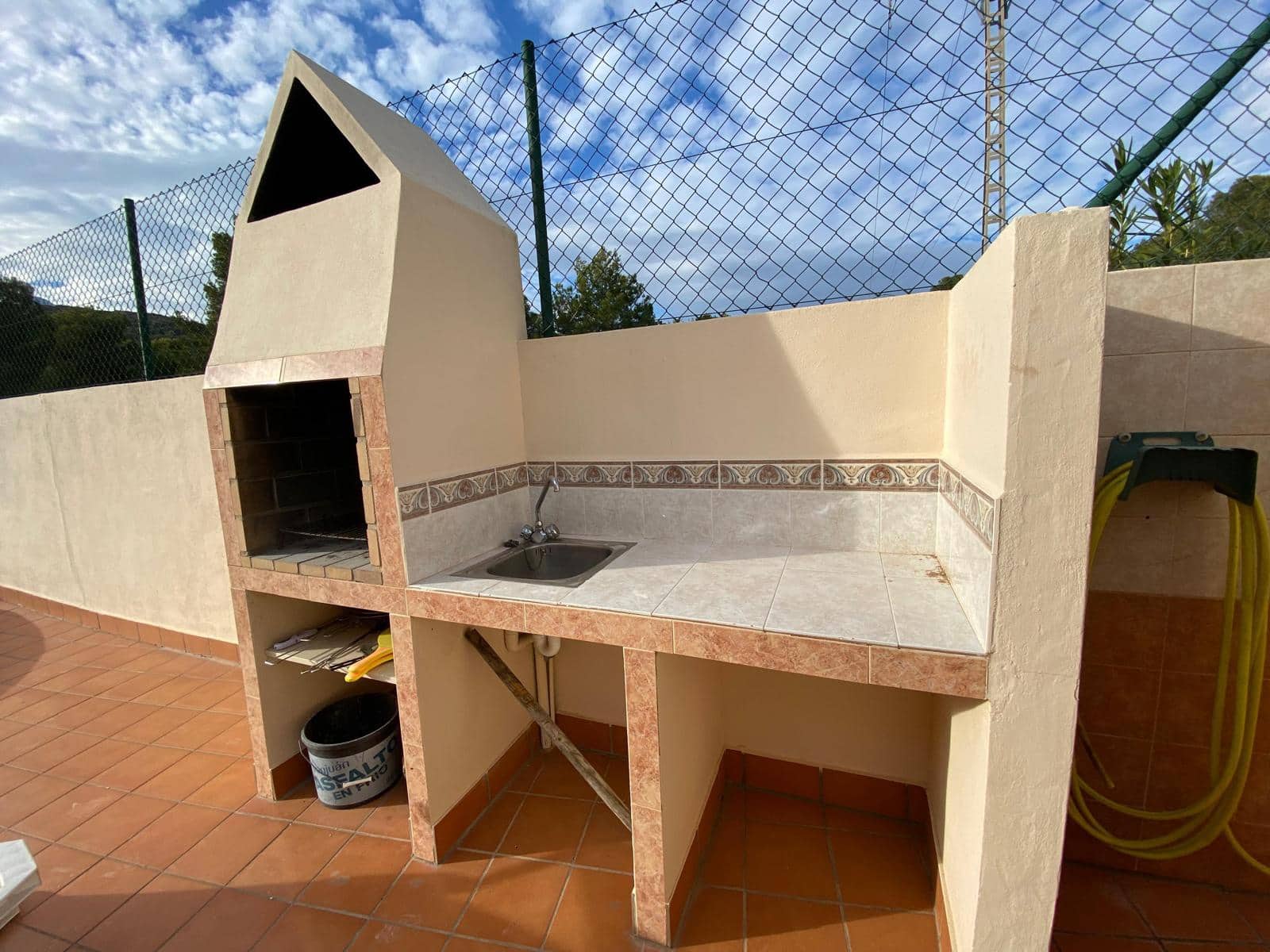 2 soveværelse Villa til leje i Alfaz del Pi / L'Alfas del Pi med swimmingpool garage - € 1.300 (Ref: 9447353)