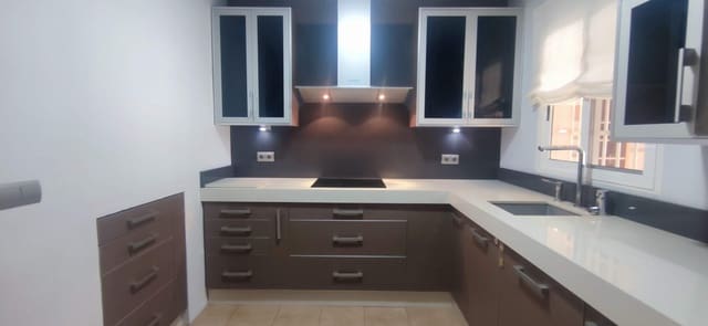 Chalet de 3 habitaciones en La Nucia en alquiler con piscina garaje - 1.750 € (Ref: 9454770)