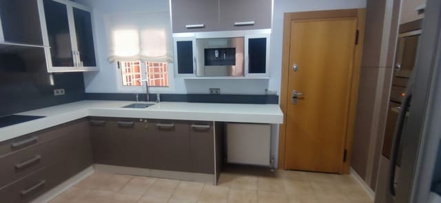 Chalet de 3 habitaciones en La Nucia en alquiler con piscina garaje - 1.750 € (Ref: 9454770)