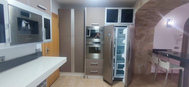 Chalet de 3 habitaciones en La Nucia en alquiler con piscina garaje - 1.750 € (Ref: 9454770)