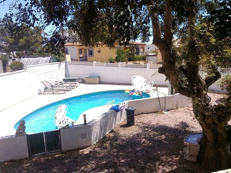 Chalet de 3 habitaciones en La Nucia en alquiler con piscina garaje - 1.750 € (Ref: 9454770)