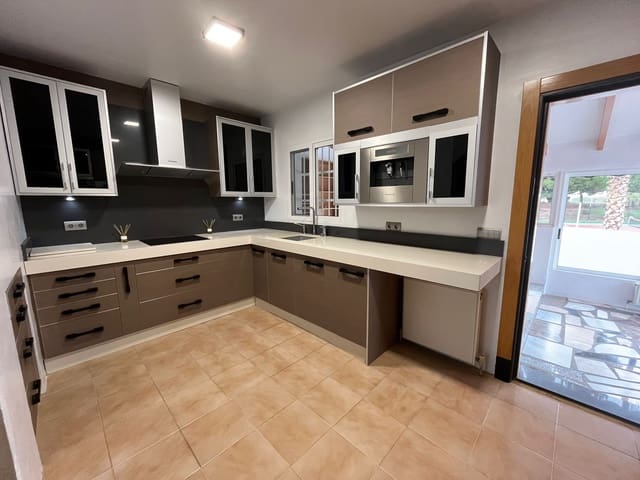 3 sovrum Villa att hyra i La Nucia med pool garage - 1 750 € (Ref: 9454770)