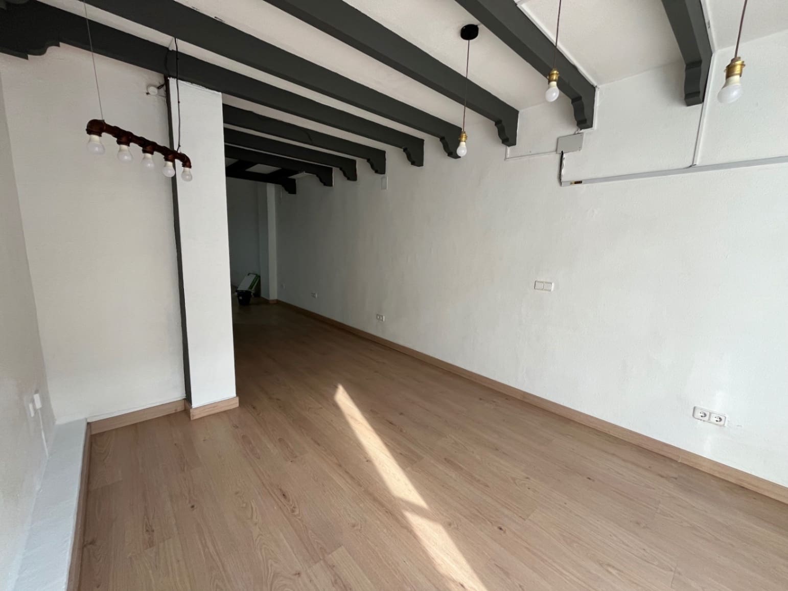 Biznes do wynajęcia w Alfaz del Pi / L'Alfas del Pi - 650 € (Ref: 9454772)