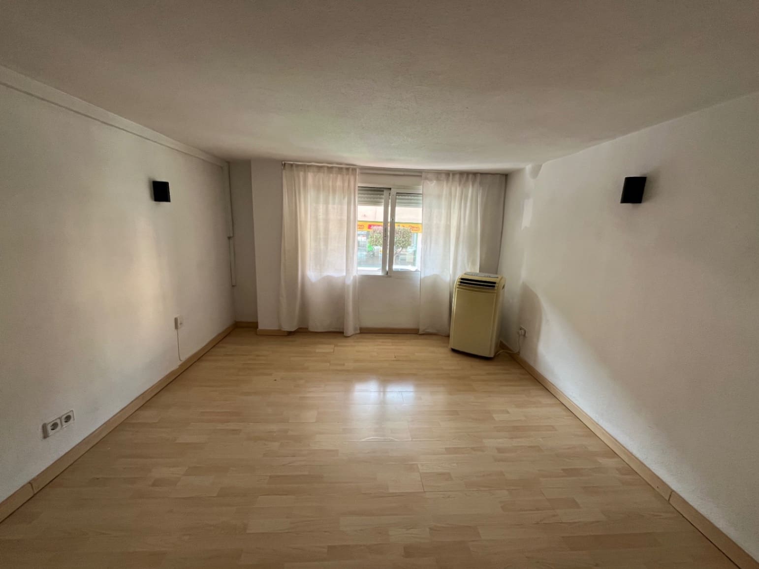 Biznes do wynajęcia w Alfaz del Pi / L'Alfas del Pi - 650 € (Ref: 9454772)