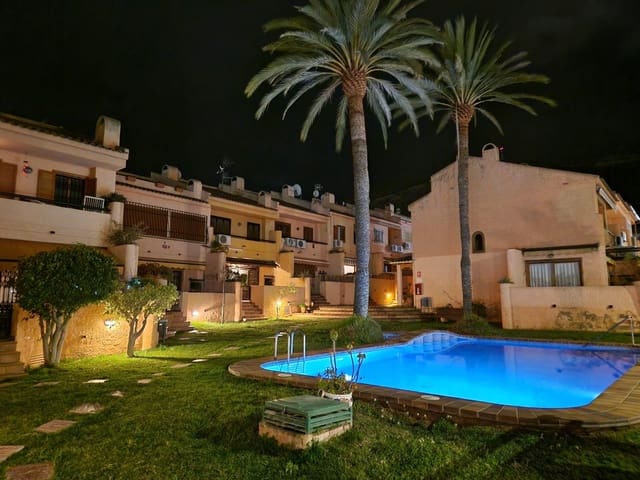 4 makuuhuone Omakotitalo myytävänä paikassa Albir, Alfaz del Pi / L'Alfàs del Pi mukana uima-altaan 
autotalli - 490 000 € (Ref: 9505915)