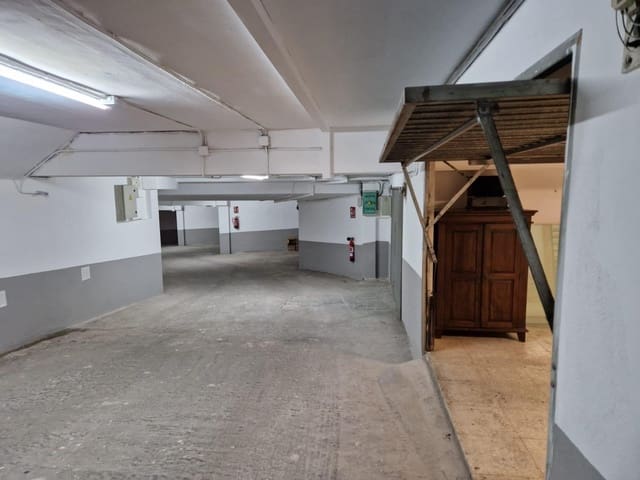 4 makuuhuone Omakotitalo myytävänä paikassa Albir, Alfaz del Pi / L'Alfàs del Pi mukana uima-altaan 
autotalli - 490 000 € (Ref: 9505915)