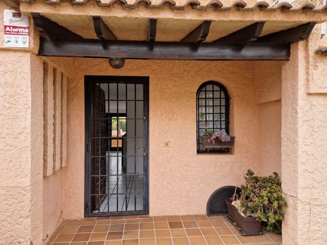 4 makuuhuone Omakotitalo myytävänä paikassa Albir, Alfaz del Pi / L'Alfàs del Pi mukana uima-altaan 
autotalli - 490 000 € (Ref: 9505915)