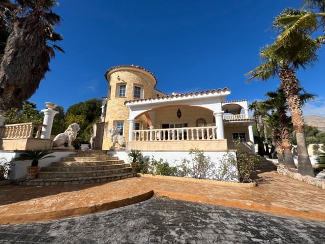 5 soverom Villa til leie i La Nucia med svømmebasseng garasje - € 5 000 (Ref: 9545917)