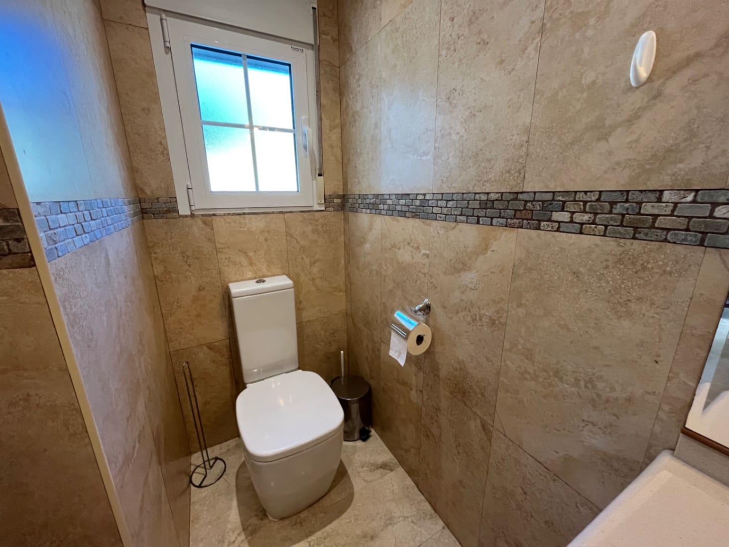 5 soverom Villa til leie i La Nucia med svømmebasseng garasje - € 5 000 (Ref: 9545917)