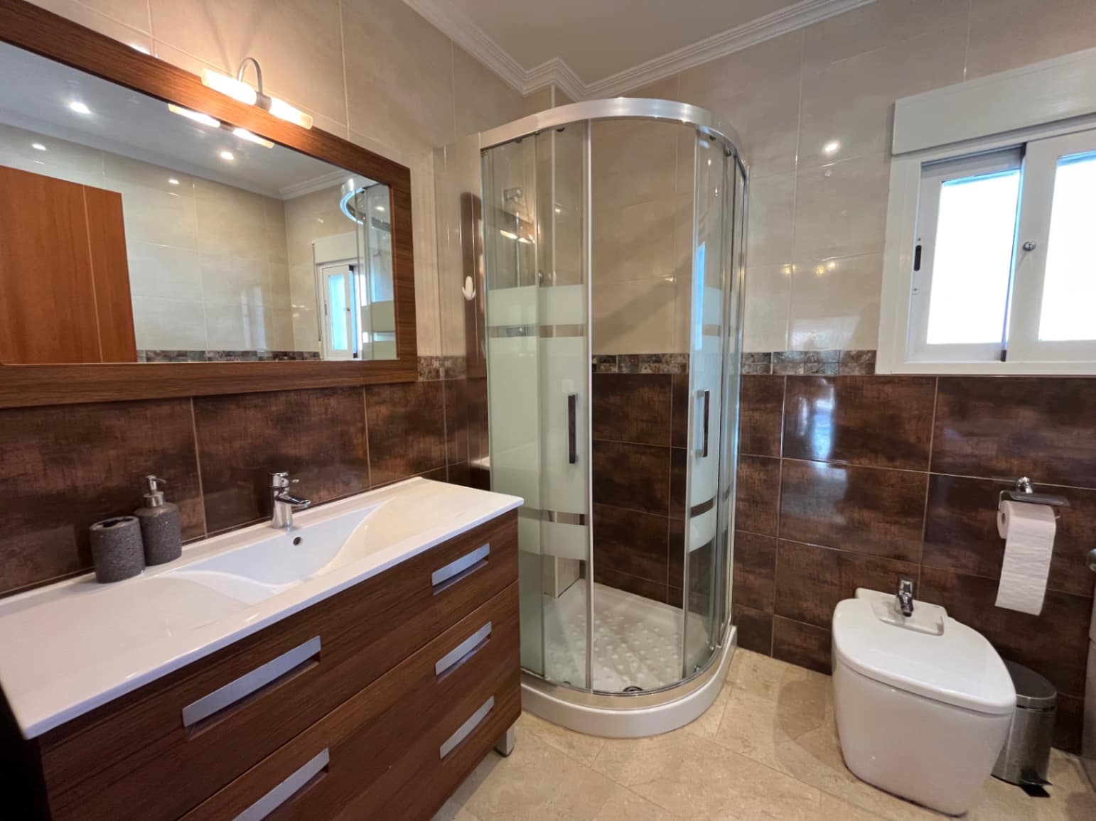 5 soverom Villa til leie i La Nucia med svømmebasseng garasje - € 5 000 (Ref: 9545917)