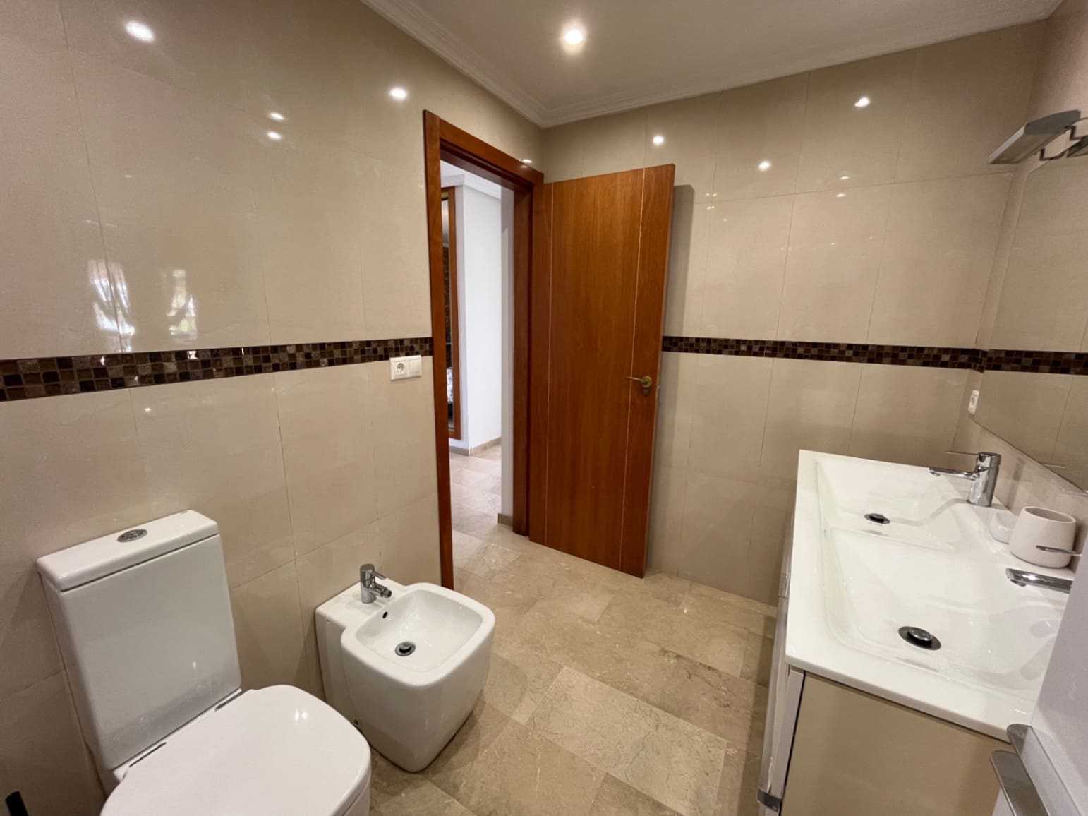 5 soverom Villa til leie i La Nucia med svømmebasseng garasje - € 5 000 (Ref: 9545917)