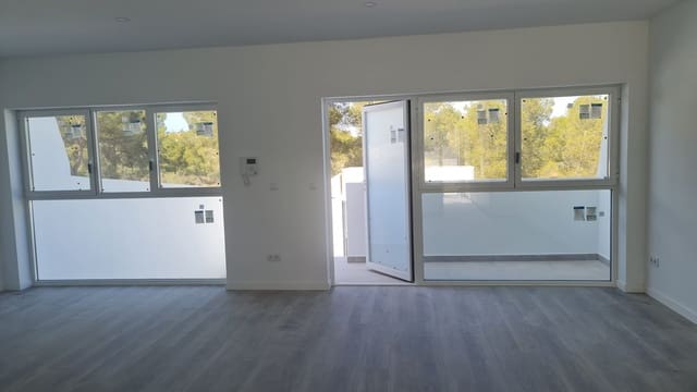 4 soveværelse Semi-Rækkehus til salg i La Nucia med swimmingpool garage - € 595.000 (Ref: 9550023)