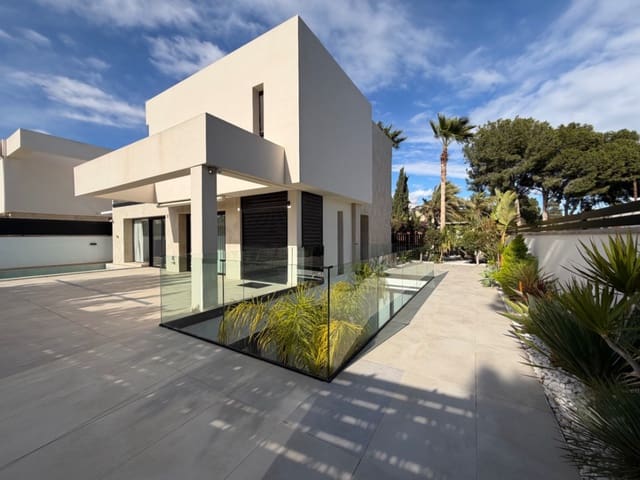 6 soverom Villa til salgs i El Campello med svømmebasseng garasje - € 1 349 000 (Ref: 9579977)