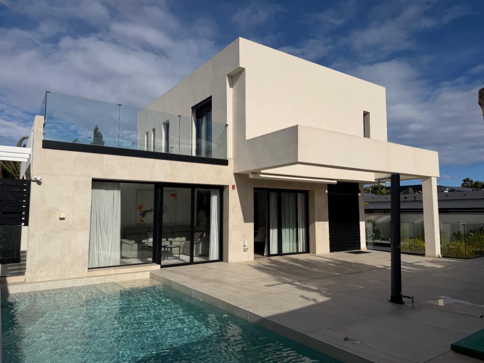 6 bedroom Villa for sale in El Campello with pool garage - € 1,349,000 (Ref: 9579977)
