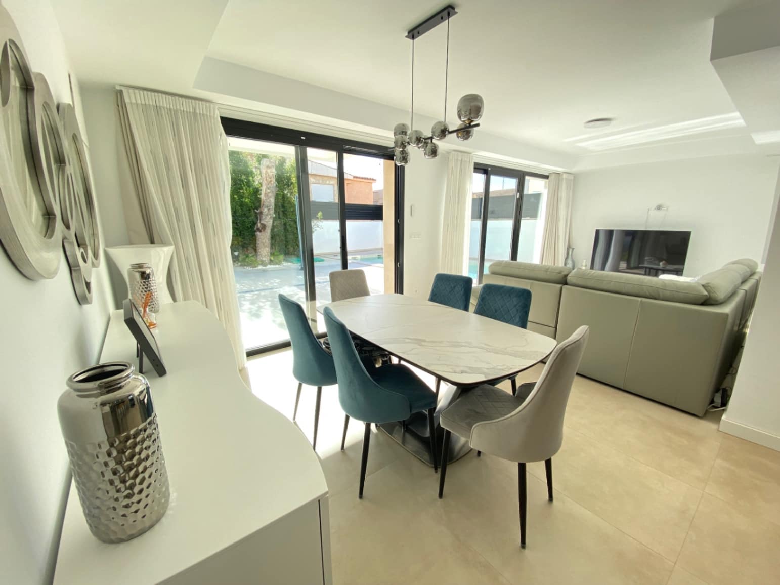 6 bedroom Villa for sale in El Campello with pool garage - € 1,349,000 (Ref: 9579977)