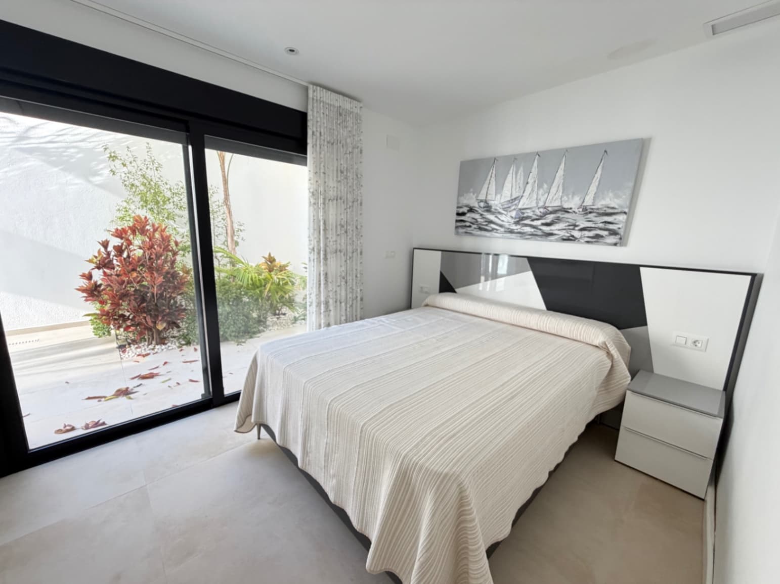 6 bedroom Villa for sale in El Campello with pool garage - € 1,349,000 (Ref: 9579977)