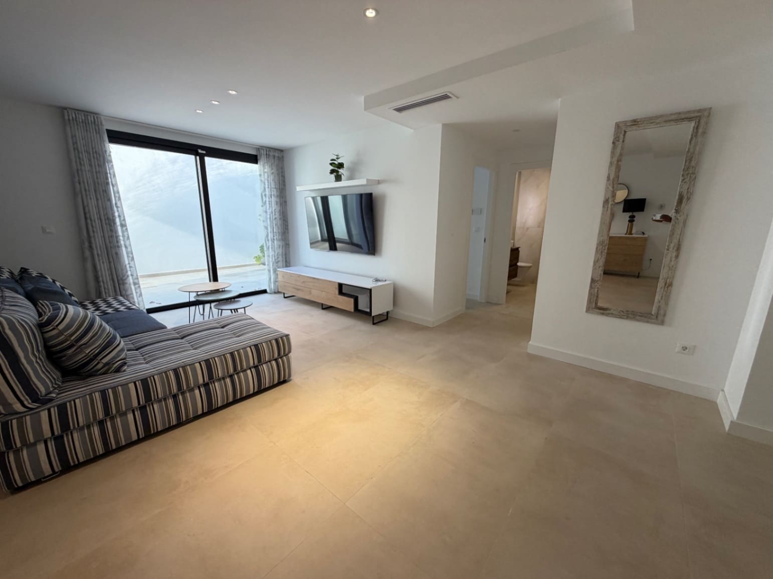 6 bedroom Villa for sale in El Campello with pool garage - € 1,349,000 (Ref: 9579977)