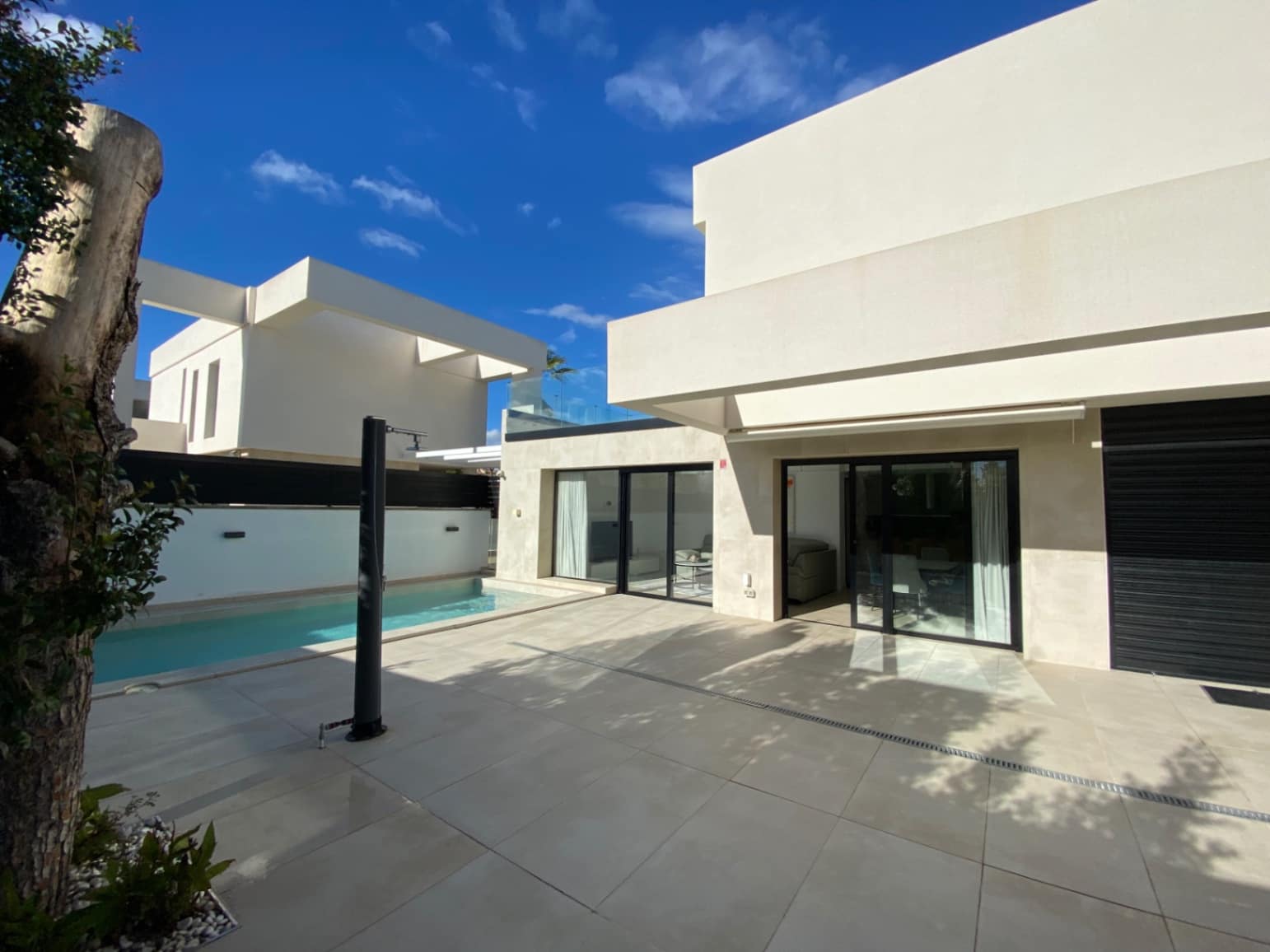 6 bedroom Villa for sale in El Campello with pool garage - € 1,349,000 (Ref: 9579977)