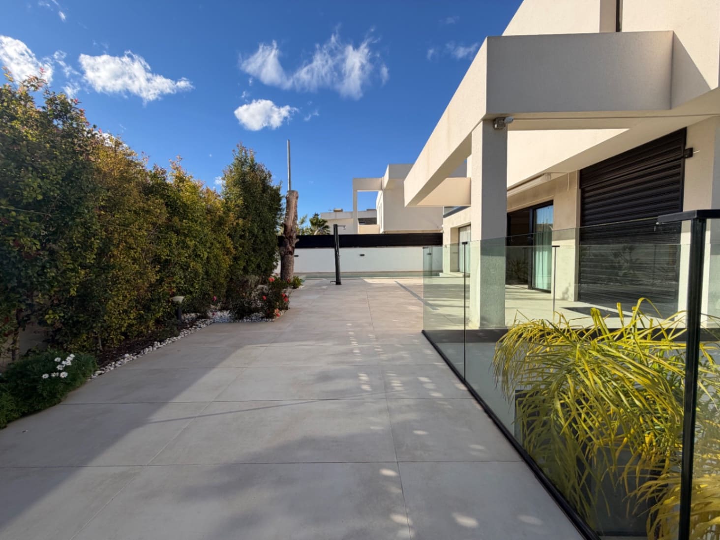 6 bedroom Villa for sale in El Campello with pool garage - € 1,349,000 (Ref: 9579977)