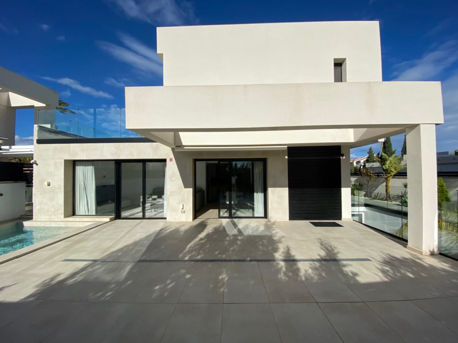 6 bedroom Villa for sale in El Campello with pool garage - € 1,349,000 (Ref: 9579977)