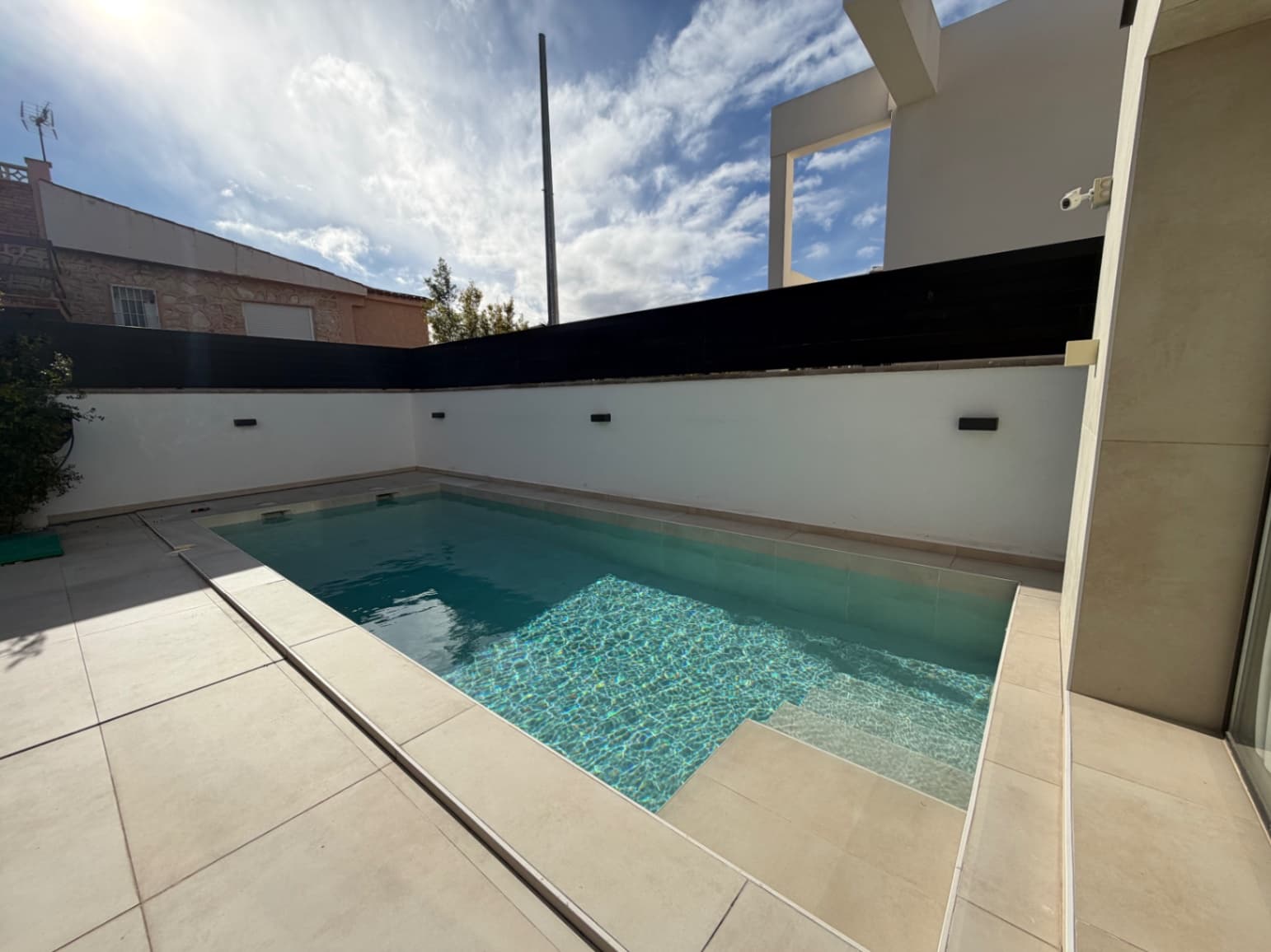 6 bedroom Villa for sale in El Campello with pool garage - € 1,349,000 (Ref: 9579977)