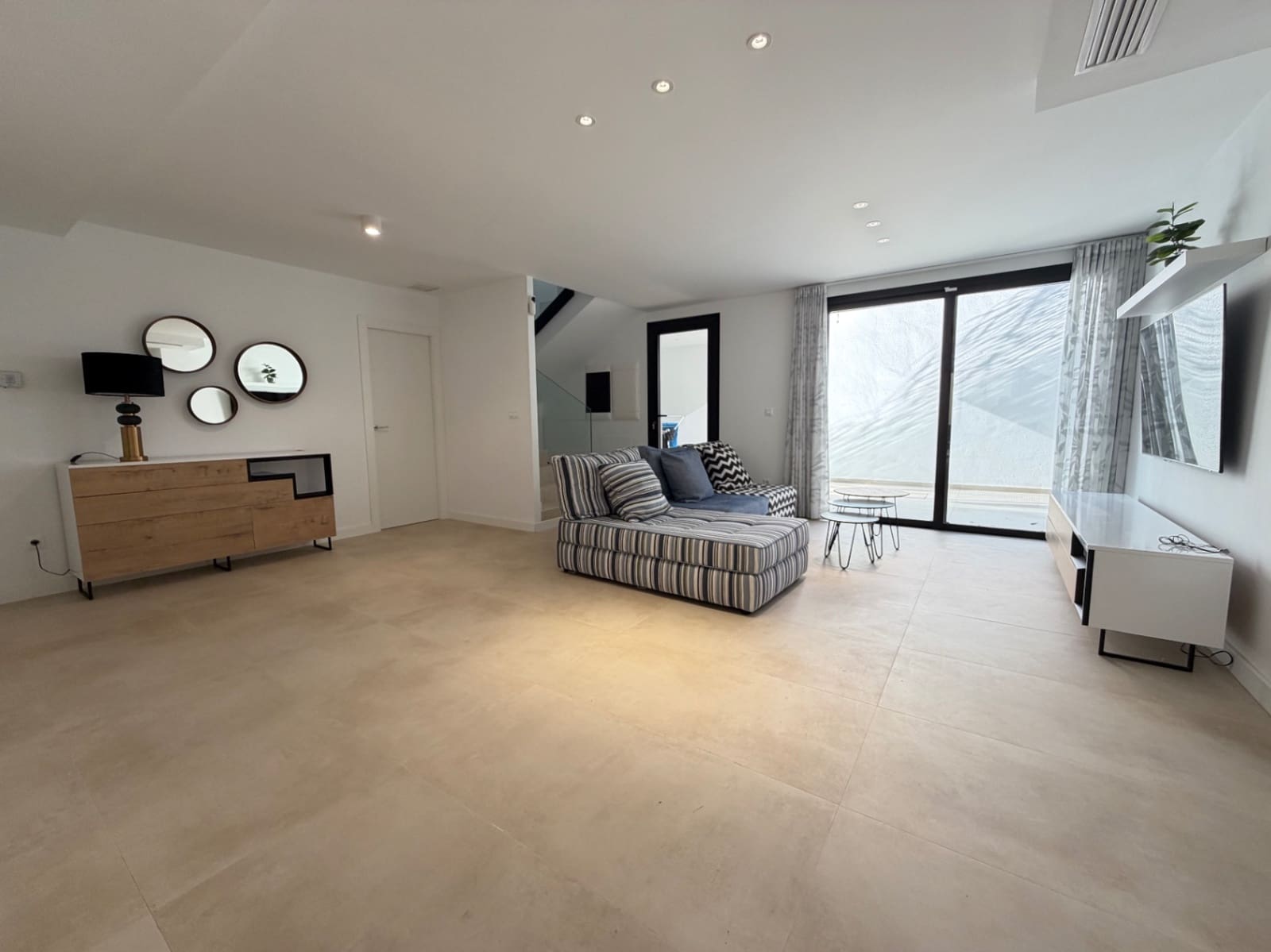 6 bedroom Villa for sale in El Campello with pool garage - € 1,349,000 (Ref: 9579977)