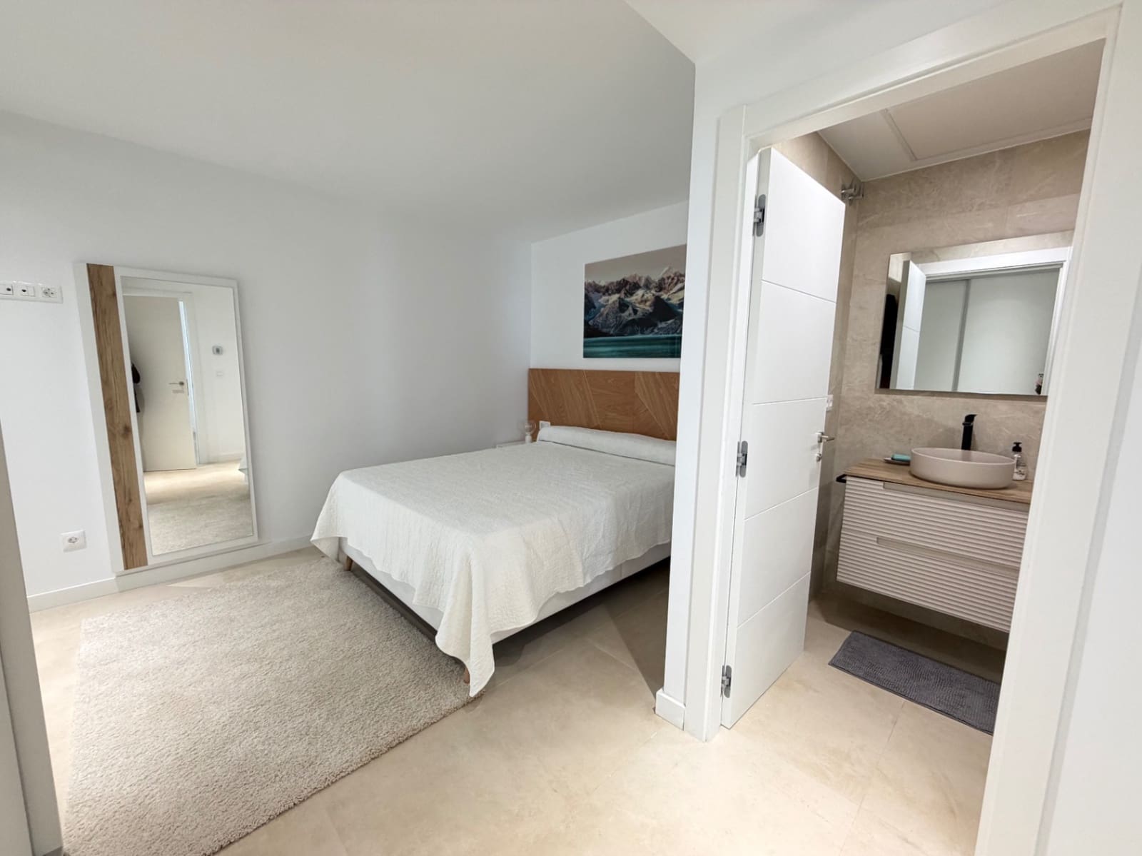 6 bedroom Villa for sale in El Campello with pool garage - € 1,349,000 (Ref: 9579977)