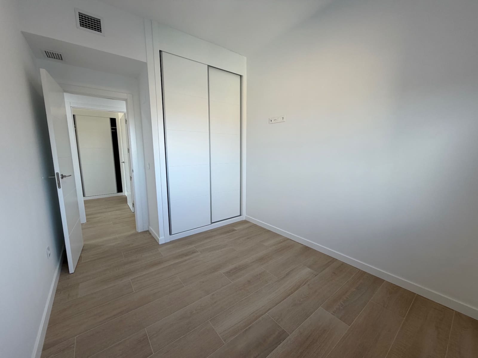 3 soverom Leilighet til leie i San Juan de Alicante / Sant Joan d'Alacant med svømmebasseng garasje - € 2 000 (Ref: 9579978)