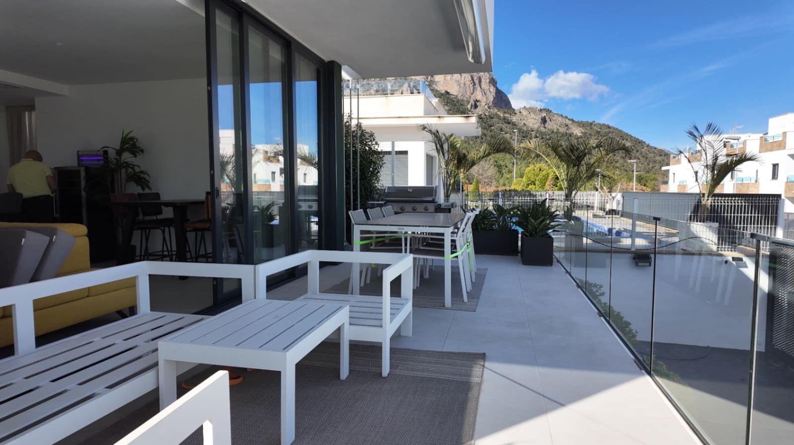 3 makuuhuone Huvila myytävänä paikassa Polop mukana uima-altaan 
autotalli - 585 000 € (Ref: 9589324)