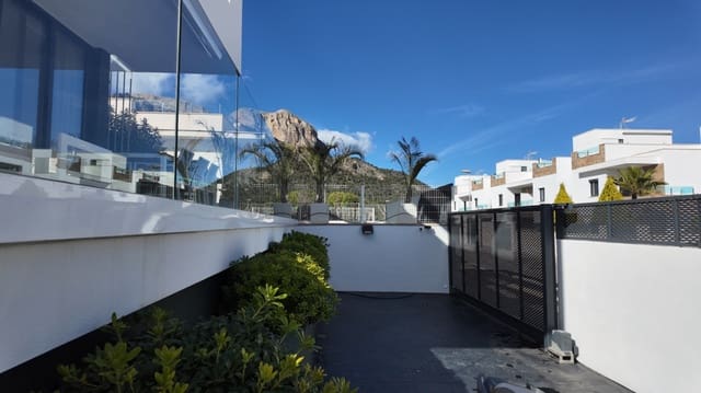 3 makuuhuone Huvila myytävänä paikassa Polop mukana uima-altaan 
autotalli - 585 000 € (Ref: 9589324)