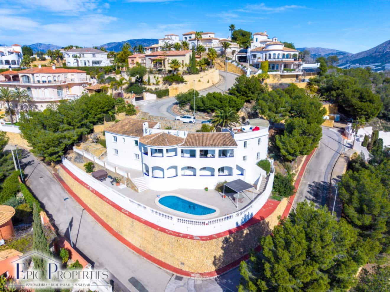 4 sovrum Villa till salu i Alfaz del Pi / L'Alfas del Pi med pool - 1 350 000 € (Ref: 9603282)