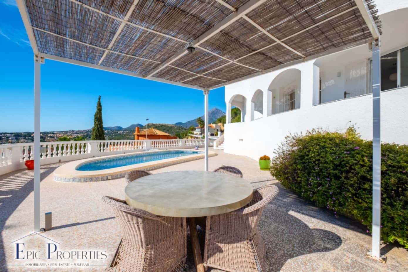 4 sovrum Villa till salu i Alfaz del Pi / L'Alfas del Pi med pool - 1 350 000 € (Ref: 9603282)