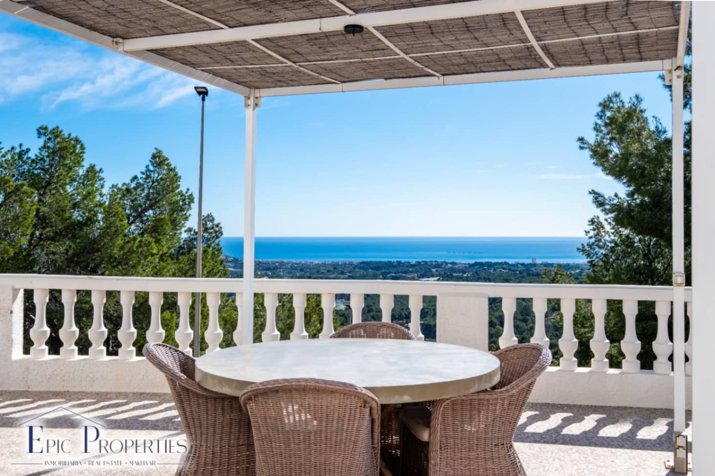 4 sovrum Villa till salu i Alfaz del Pi / L'Alfas del Pi med pool - 1 350 000 € (Ref: 9603282)