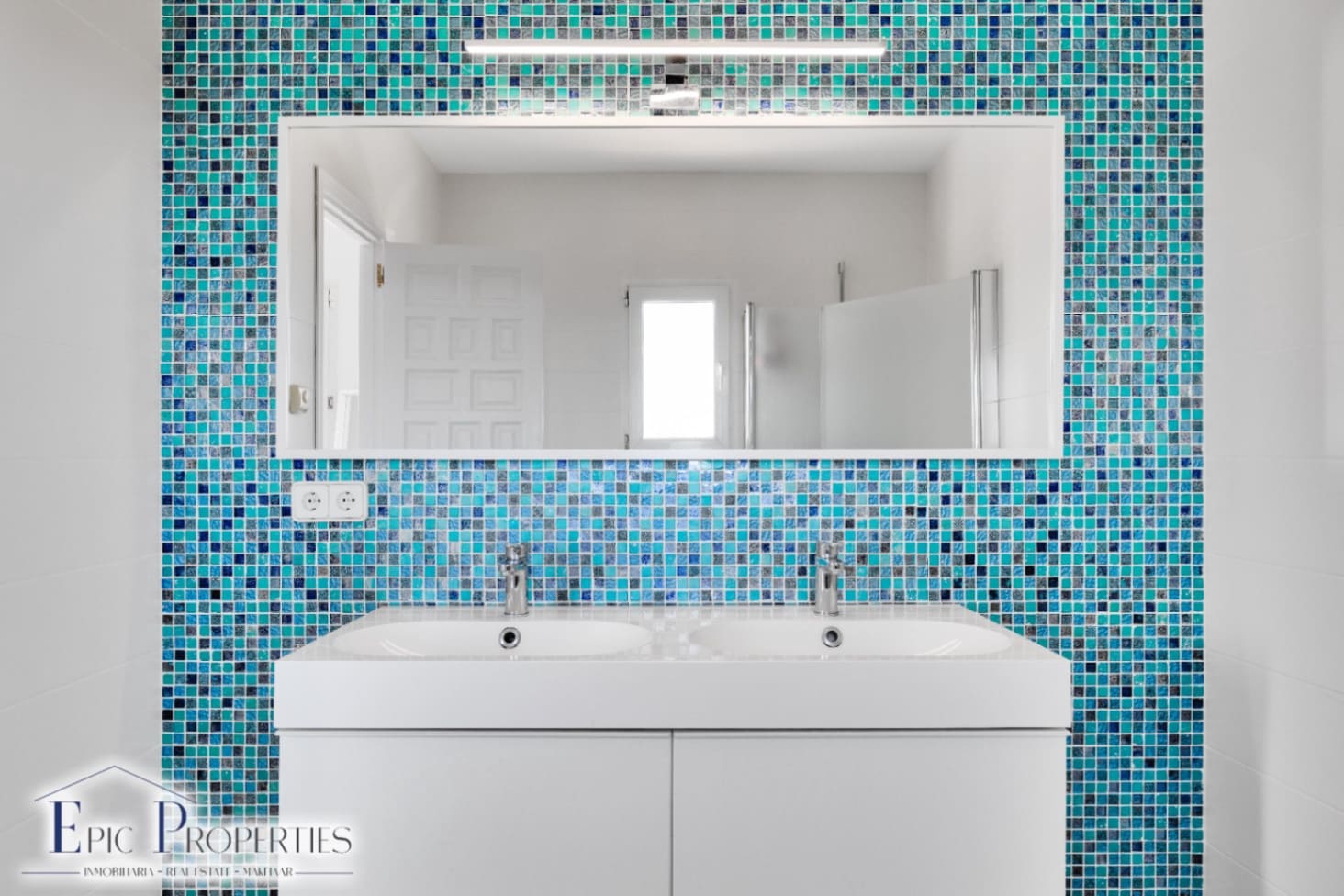 4 sovrum Villa till salu i Alfaz del Pi / L'Alfas del Pi med pool - 1 350 000 € (Ref: 9603282)